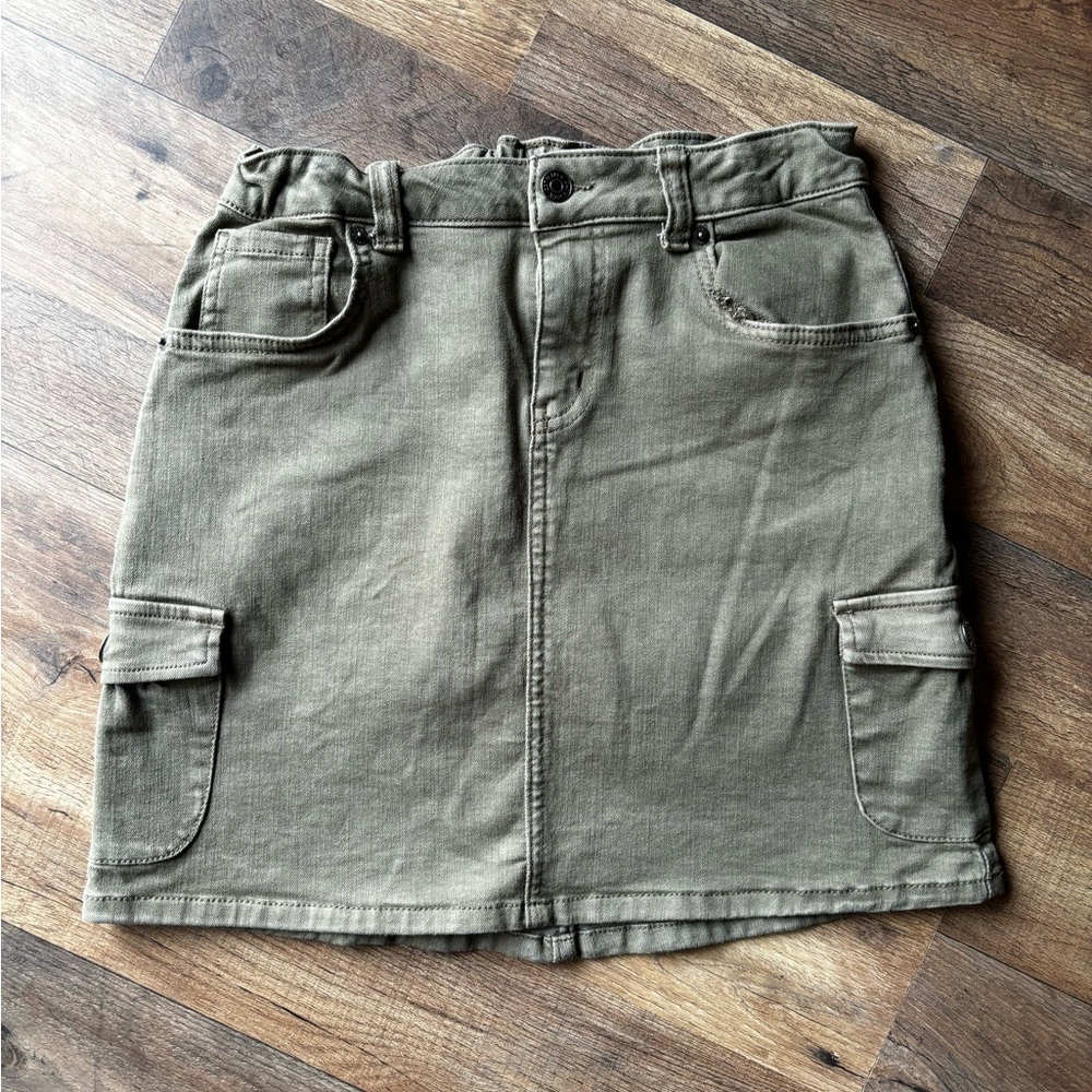 Cat & Jack ultimate stretch green cargo mini skirt